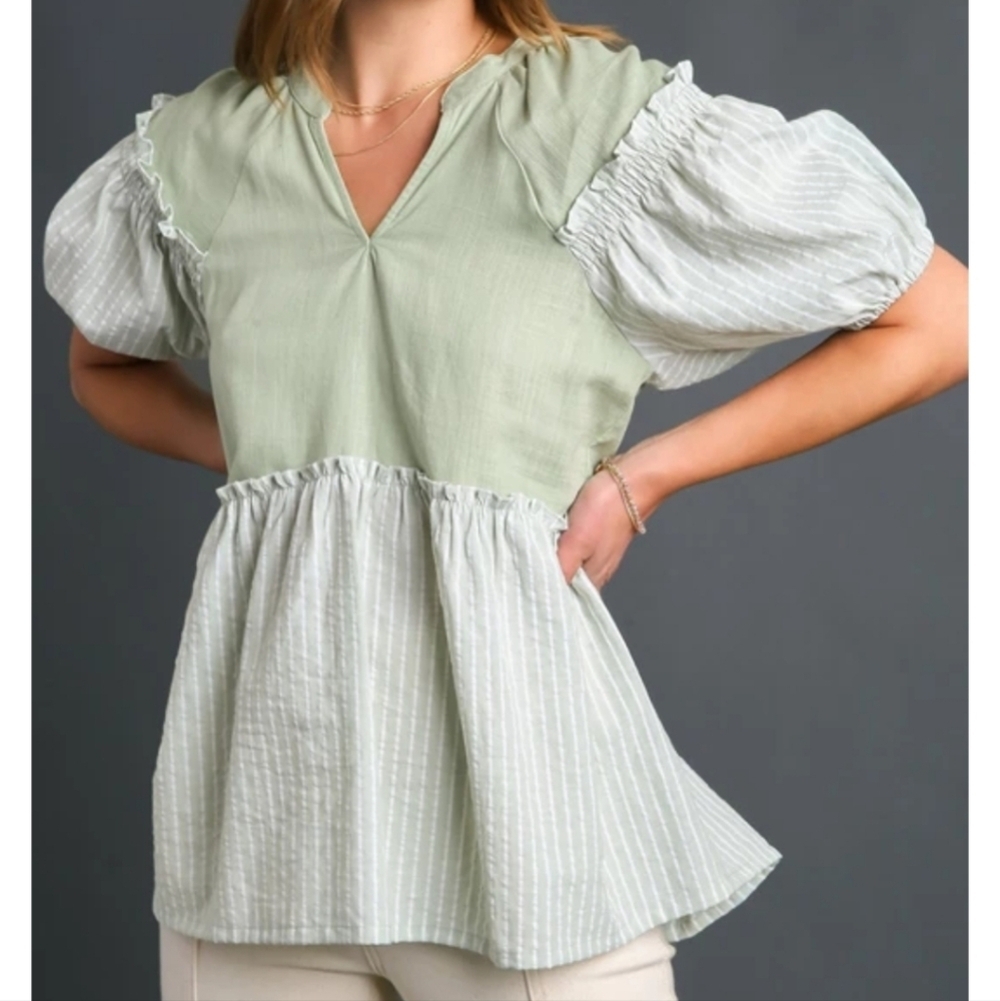 UMGEE NWT SAGE LINEN BLEND V-NECK SHORT SLEEVE TOP